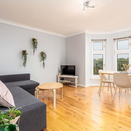 Millbrae Residence - Donnini Apartments Ayr Bagian luar foto