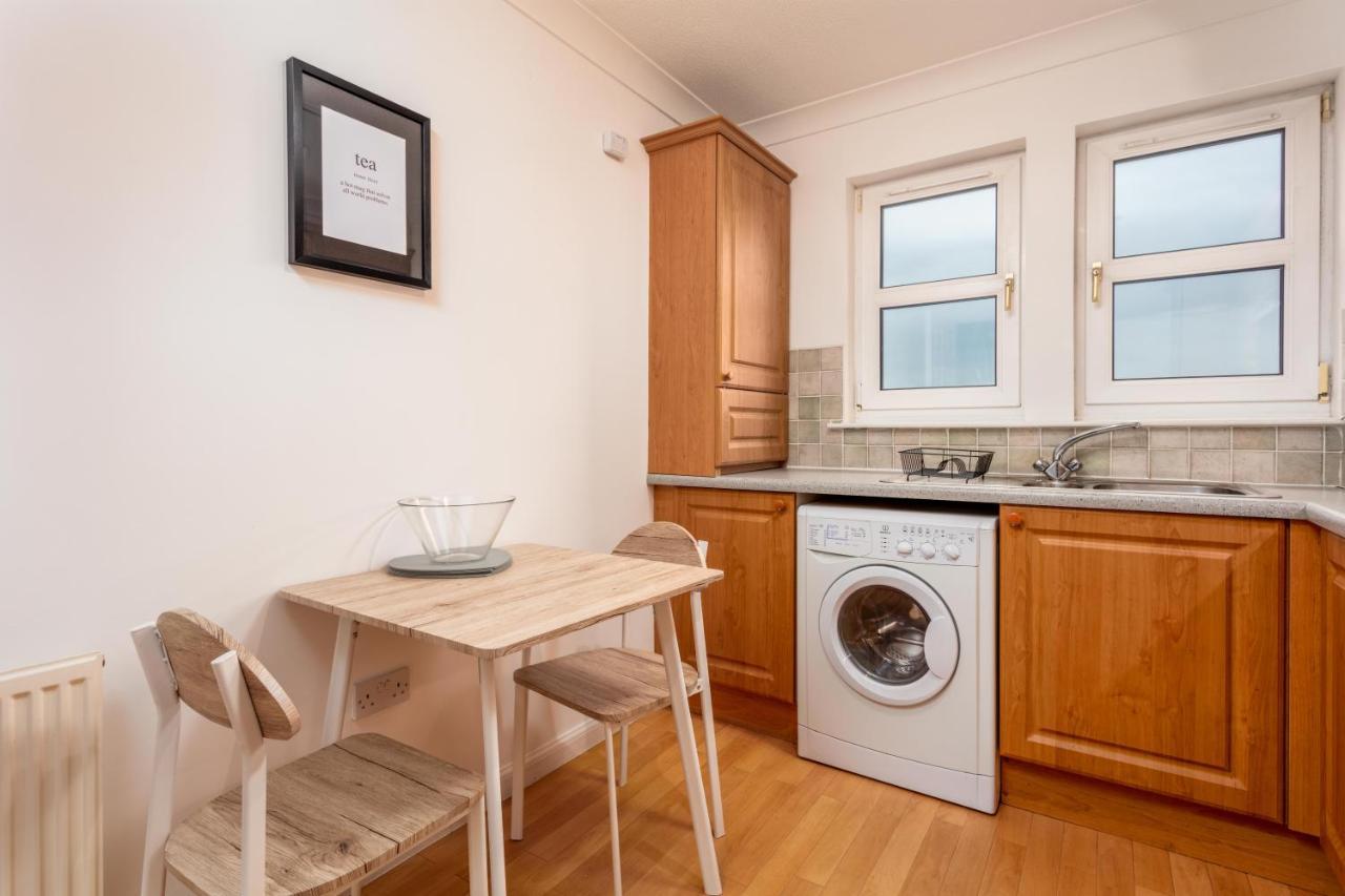 Millbrae Residence - Donnini Apartments Ayr Bagian luar foto
