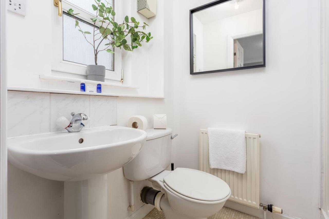 Millbrae Residence - Donnini Apartments Ayr Bagian luar foto